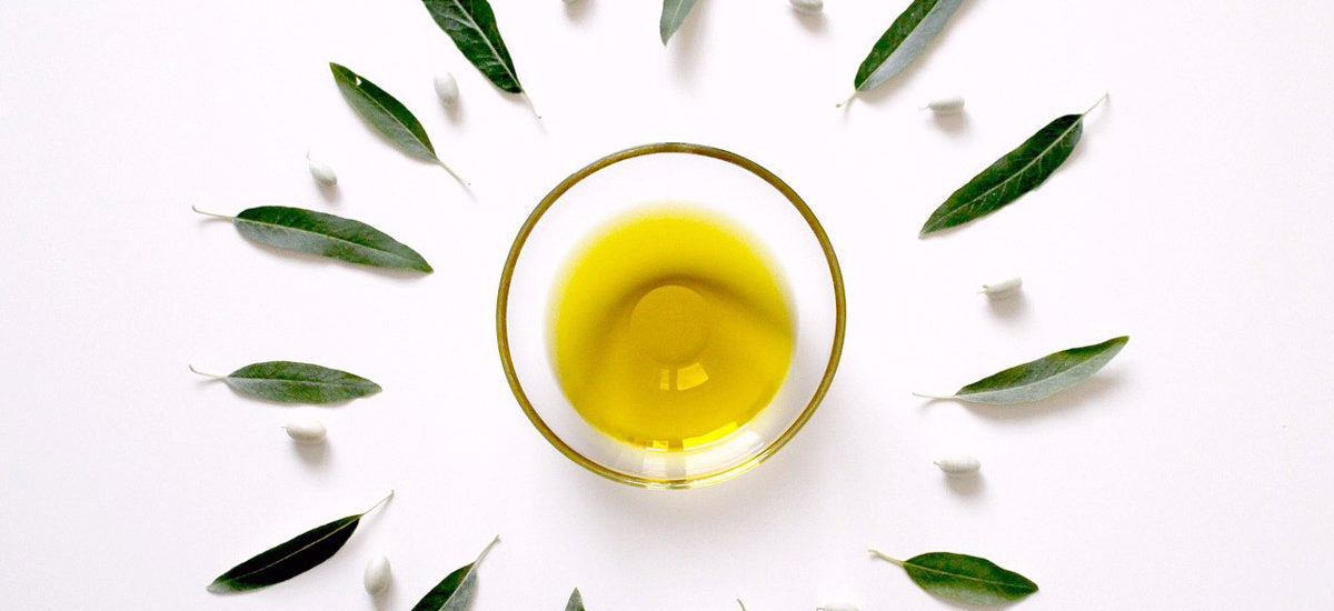 Los beneficios y la forma correcta de dar aceite de oliva a tu perro